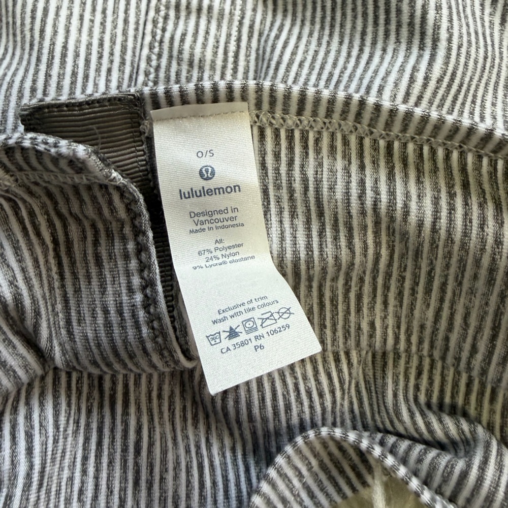 Lululemon Athletica Lululemon Customizable Snap Scarf - Picture 5 of 7